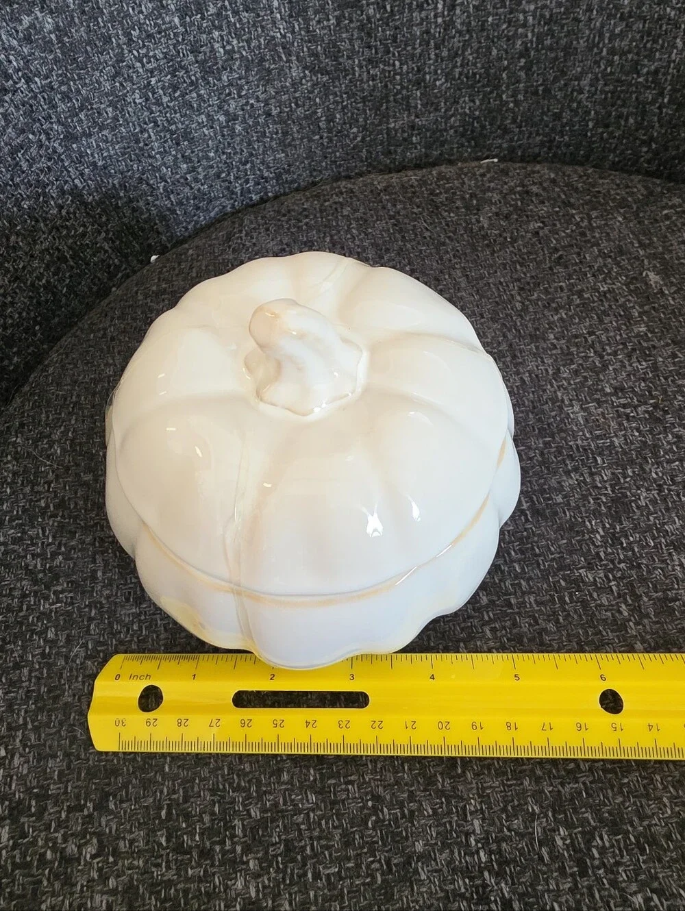 NWT Fall 22 Oz Cream Ceramic Pumpkin Bowl With Lid Hobby Lobby Decorative